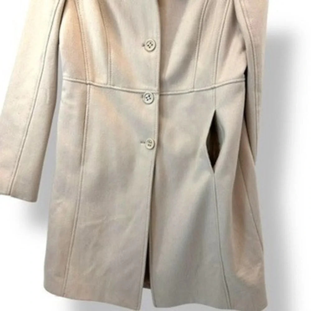Kenneth Cole Reaction Tan Coat Women's Size 8 Button Front Knee Length - Picture 7 of 13